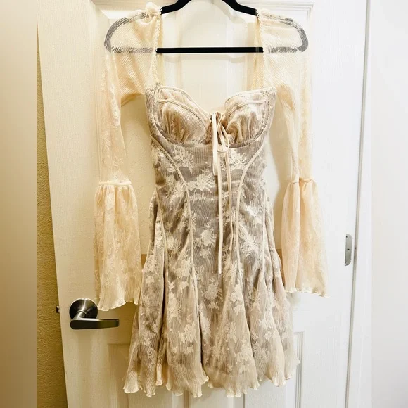 House of CB Analissa Cream Lace Corset Dress XS cup A/C- Regular Length NWOT